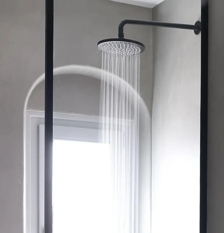 Waterrevolution Flow ducha de cabeza 200 mm con conexión a la pared negro mate T1641PR