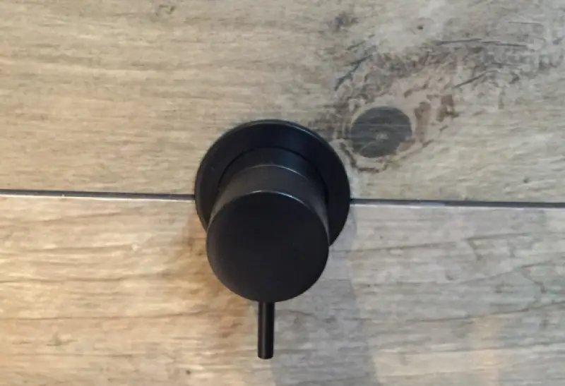 Desviador Waterevolution Flow empotrado de 2 vías negro mate con roseta redonda T1482SPR