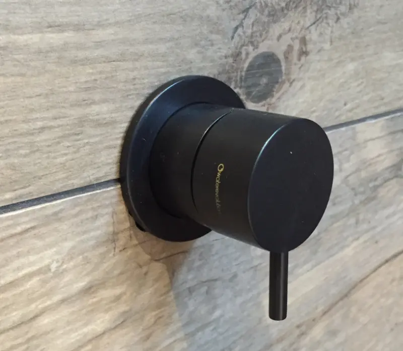 Desviador Waterevolution Flow empotrado de 2 vías negro mate con roseta redonda T1482SPR