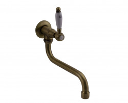Grifo de lavabo PB Classic mural con palanca blanca agua fría y caño largo color bronce 1208853602