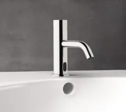 Grifo de lavabo electrónico Waterevolution Flow por infrarrojos a 230 voltios cromado T110EE01