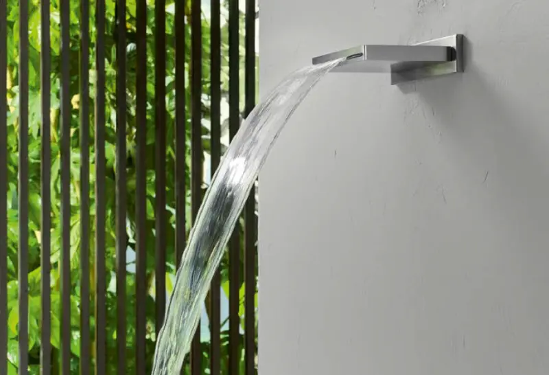 Caño en cascada SB 316 montaje en superficie PVD dorado 1208955337