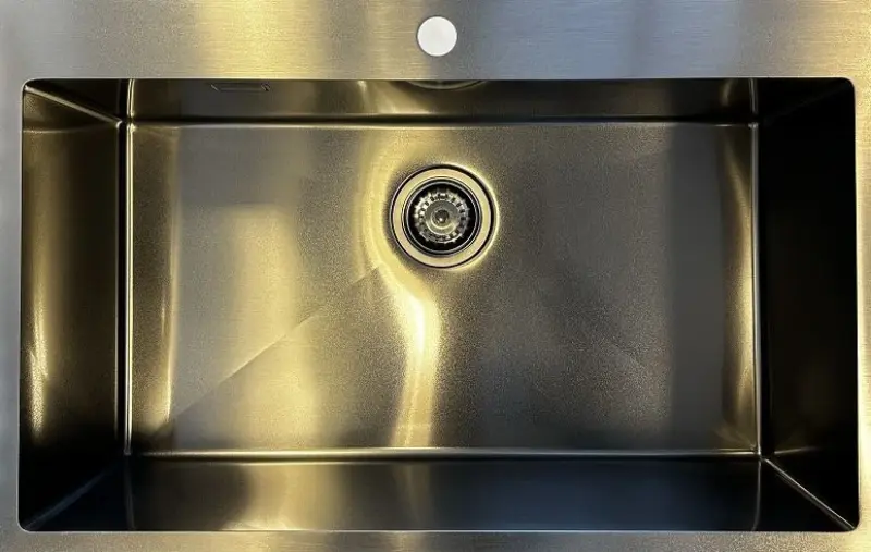 Ausmann Turt gran fregadero de metal color acero oscuro PVD antracita PVD 79x50mm con orificio para grifo empotrado, montaje nivelado y montaje en superficie 1208956940