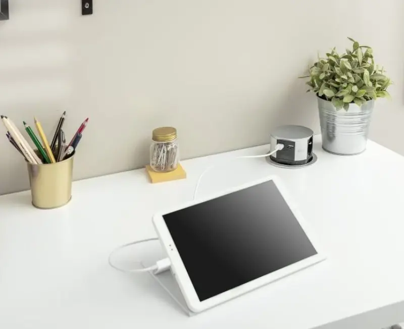 Multienchufe de cocina Indux Push encastrado en encimera, toma de tierra tipo E plateado con 3 tomas y 2 x USB 1208957412