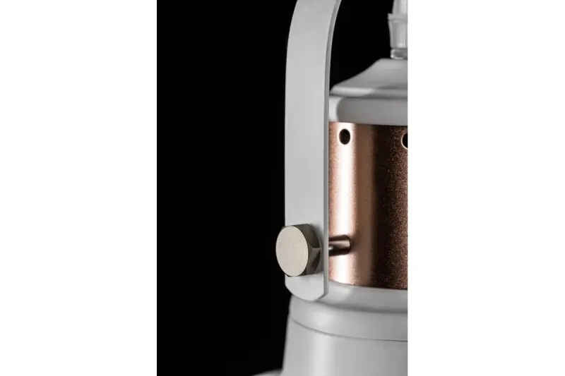 Lámpara de techo Decor Noor elegante blanca con elemento en color cobre 6934