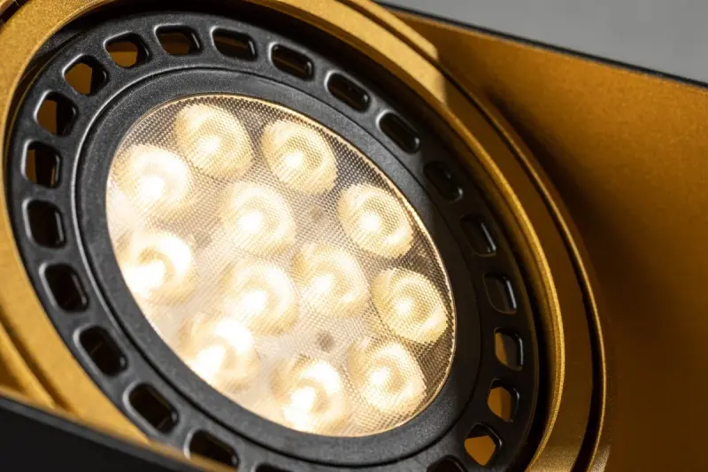 Lámpara de techo Decor Verso color dorado-negro con cabezal móvil y dos lámparas 4212