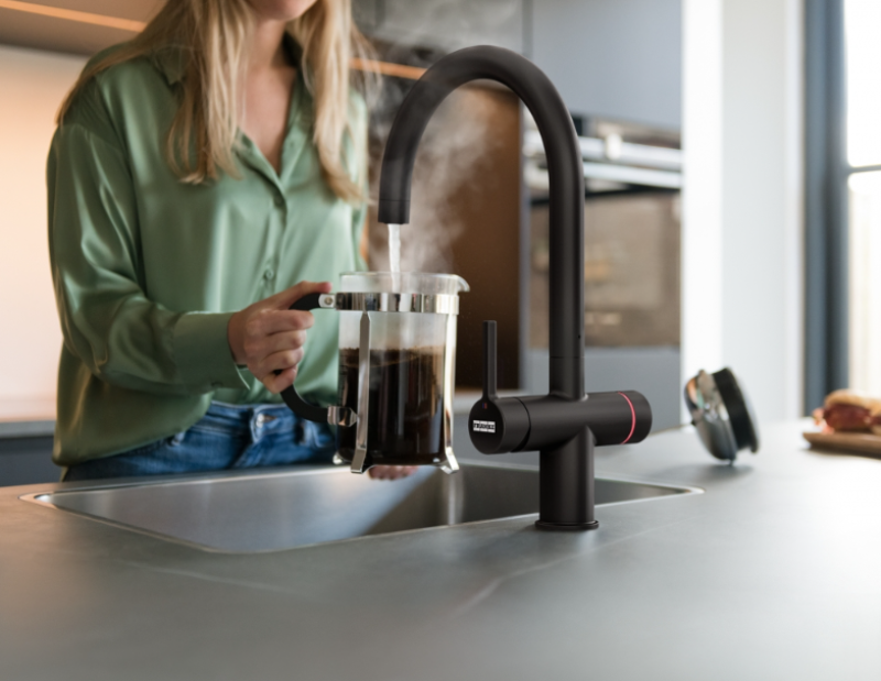 Franke Maris Water Hub caldera de 4L 3-en-1 con grifo de agua hirviendo electrónico táctil en negro mate con conjunto mezclador de waterhub 1208957949