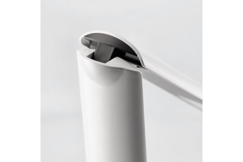 Decor Lámpara de escritorio FLOWER 4W 240lm.AC220-240V 4000K batería 1800MAh Ra>80 negro/blanco. 1208962481