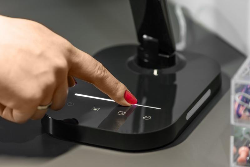 Decor Lámpara de escritorio Gale 8 W 550lm AC220-240V 5-CCT 10 niveles de atenuación PF>0 5 RA>80 negra 1208962487