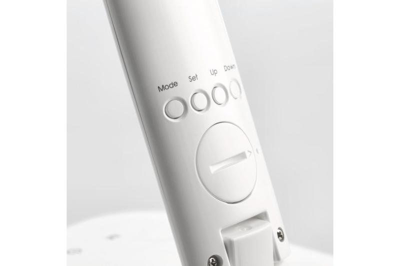 Decor Lámpara de escritorio LINEAR 7W 420lm AC220-240V 3-CCT 5 niveles de atenuación PF>0 5 RA>80 blanco. 1208962500