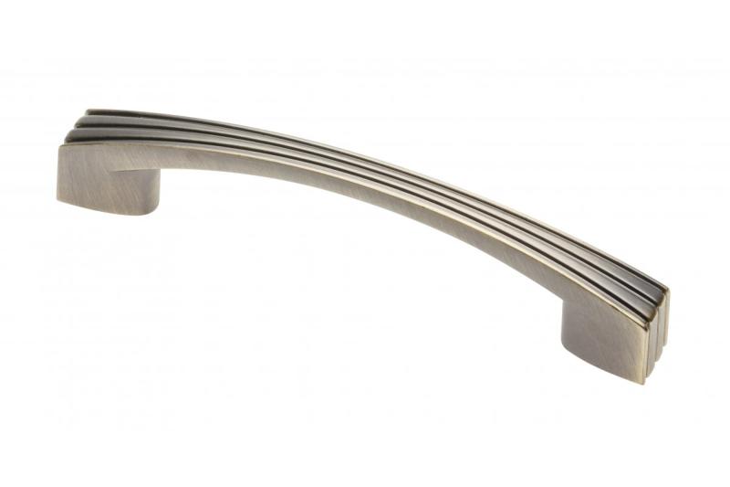 Tirador Zamak VASTO C=96 mm latón cepillado antiguo 1208966228