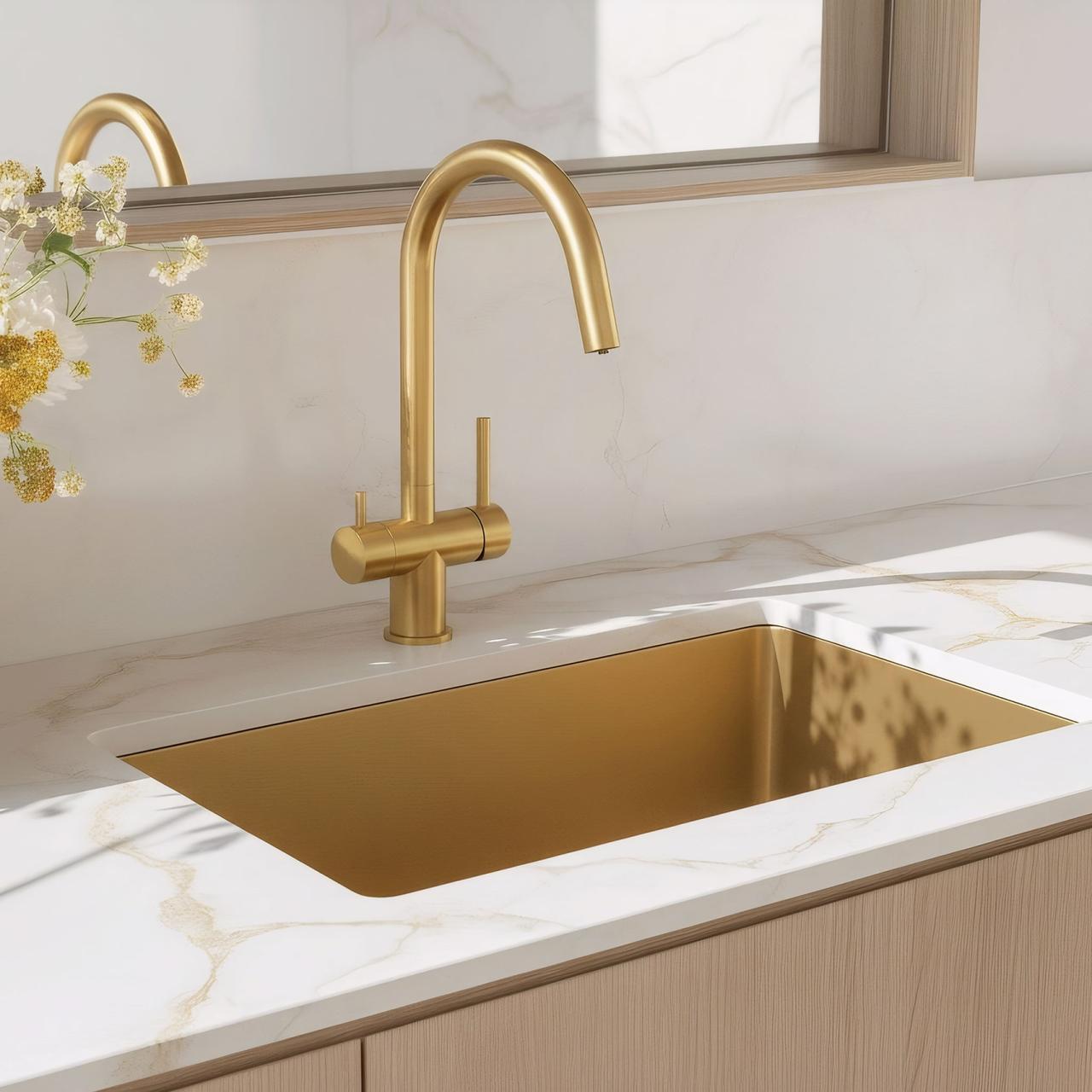 Quadri Leichester Grifo de Cocina PVD Oro de 3 vías con una conexión adicional para agua filtrada 1208967669.