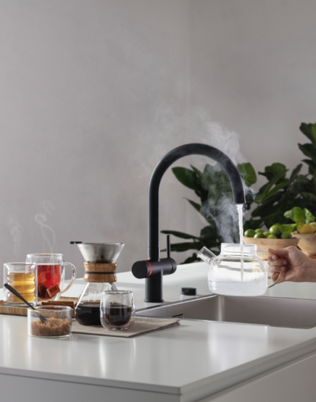 Franke Maris Water Hub caldera de 7L 3-en-1 con grifo electrónico de agua hirviendo con Touch, negro mate, con conjunto mezclador de agua hub 1208967855