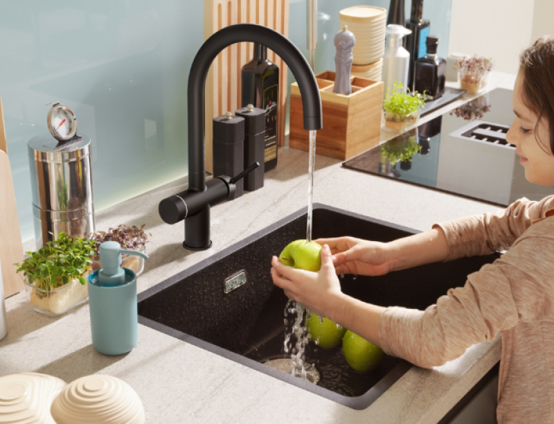 Franke Maris Water Hub caldera de 7L 3-en-1 con grifo electrónico de agua hirviendo con Touch, negro mate, con conjunto mezclador de agua hub 1208967855