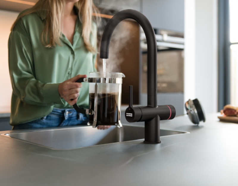 Franke Maris Water Hub caldera de 7L 3-en-1 con grifo electrónico de agua hirviendo con Touch, negro mate, con conjunto mezclador de agua hub 1208967855