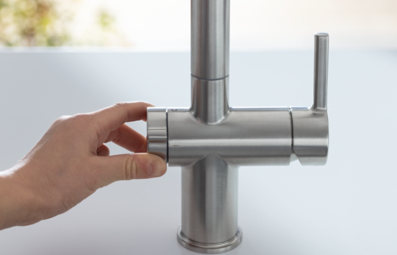 Franke Active Twist Monomando Acabado en Acero Inoxidable con Caño Extraíble y Control de Desagüe Integrado 115.0653.505