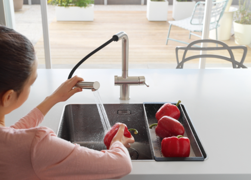 Franke Active Twist Monomando Acabado en Acero Inoxidable con Caño Extraíble y Control de Desagüe Integrado 115.0653.505