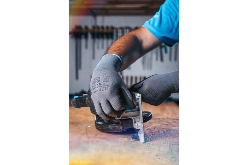 HÖGERT sierra circular a batería, 18V, sin batería, conexión para aspiradora.