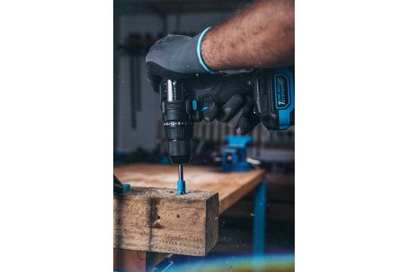 HÖGERT taladro inalámbrico 18V, set con batería, cargador, soporte para puntas, almacén de brocas.