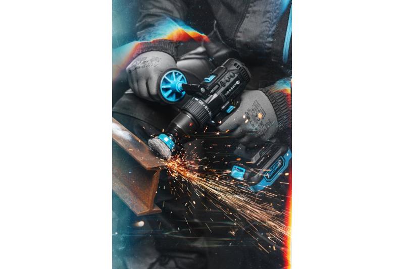 HÖGERT accuset de destornillador sin escobillas, 18V, con portapuntas, cargador y batería.