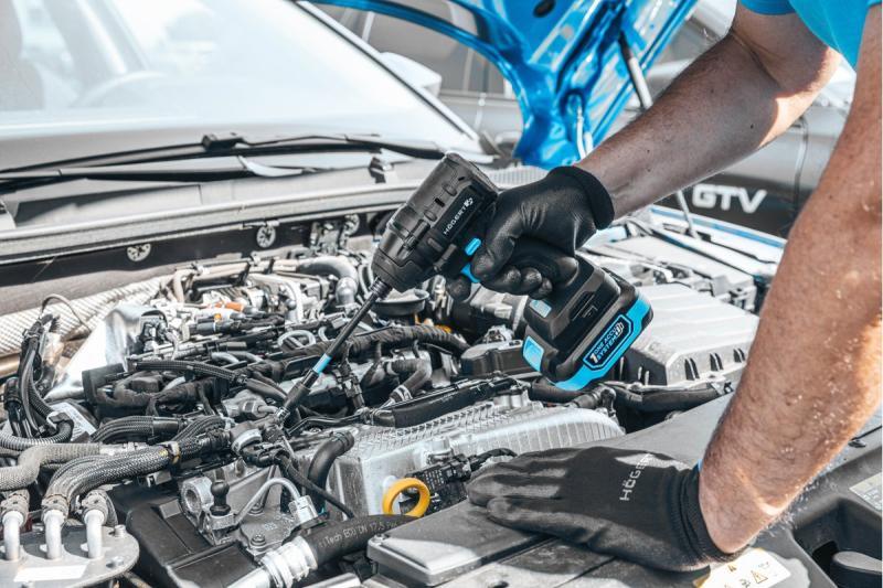 HÖGERT juego de llaves de impacto a batería 200 Nm 18V con motor sin escobillas.