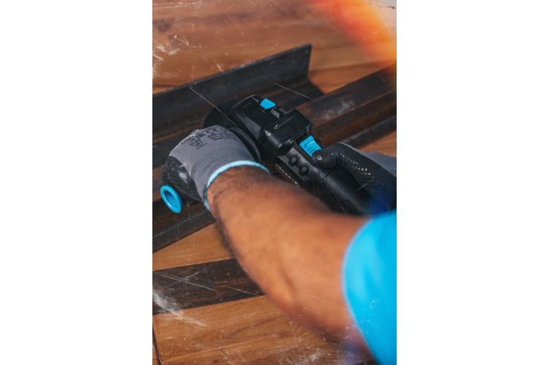 HÖGERT amoladora angular inalámbrica con interruptor de paleta, 125MM, 18V, juego con batería, cargador, accesorios.