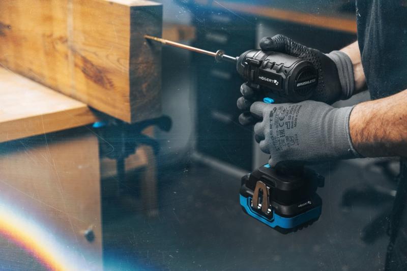 HÖGERT Plancha inalámbrica sin escobillas 18V, conjunto con batería, cargador y accesorios