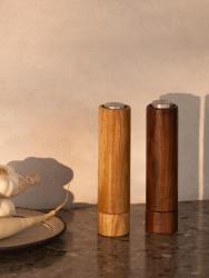Woodsea Upside Down Walnut - Molinillo de sal de madera de nogal Ø5.4x22.5 cm 1208971593