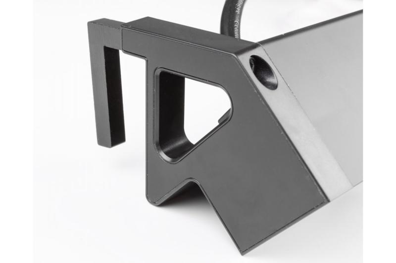 Enchufe de muebles Basco, 3 x enchufe con toma de tierra, USB A+C, cable de 1.5 m, negro con montaje