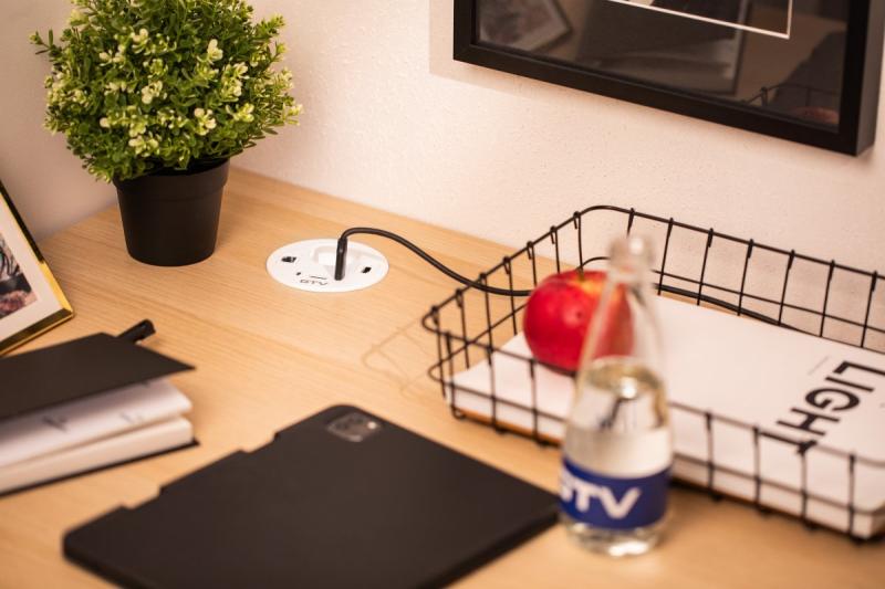 Toma de corriente para muebles RONDO, 1xSCHUKO, 1xUSB-A, 2xUSB-C, HDMI, cable RJ45 1.5 m, blanco