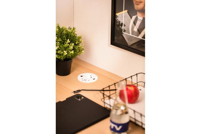 Toma de corriente para muebles RONDO, 1xSCHUKO, 1xUSB-A, 2xUSB-C, HDMI, cable RJ45 1.5 m, blanco