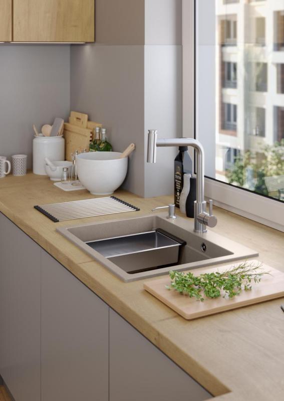 Quadri Durham Pearl Beige granito fregadero de encimera 595x500 con dispensador de jabón, tabla de cortar, recipiente de inserción y alfombrilla enrollable 1208971814.