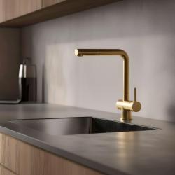 Pure.Sink Elite Steel Pulse-S grifo de cocina PVD en oro cepillado con salida extensible y modo de rociado PS8500-60