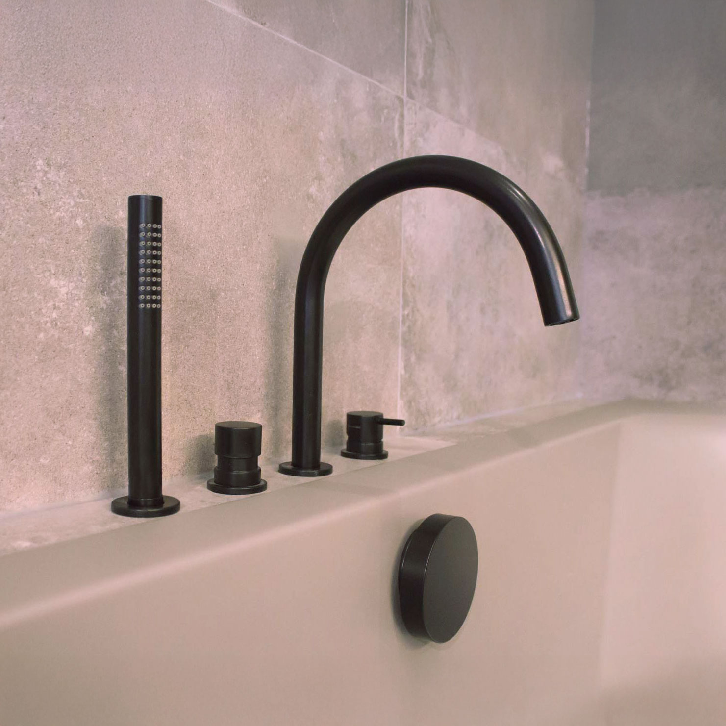 Grifo de cocina negro, grifo de baño negro, grifo de ducha negro y grifo de lavabo negro Waterevolution